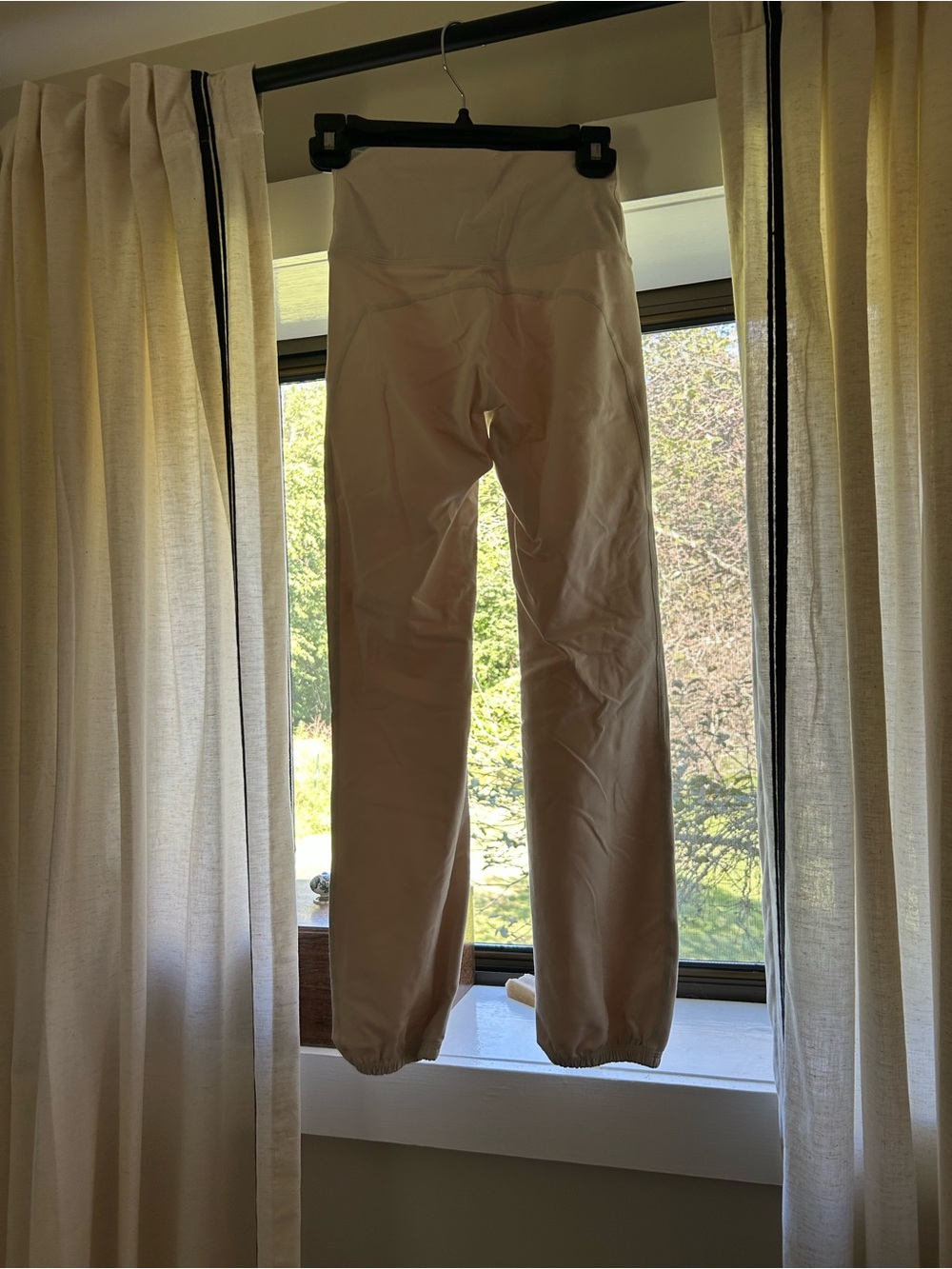 Cream Aerie Yoga Jogger Leggings